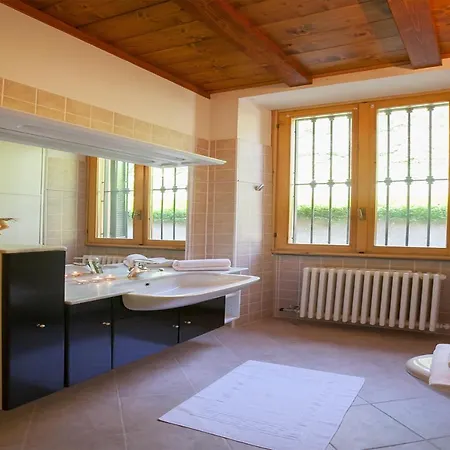 San Siro Sleeps 8 Pool San Siro